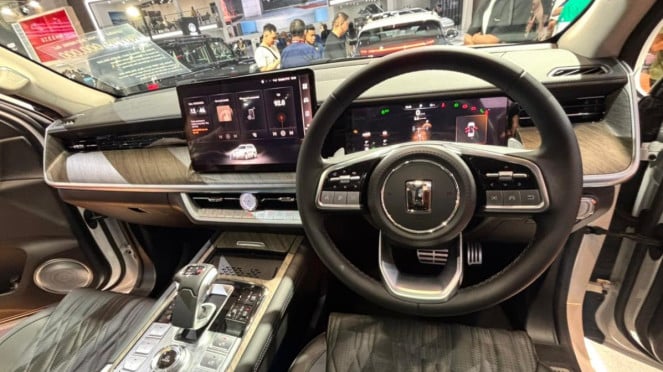 Interior Mobil GWM Tank 500 Diesel