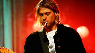 Kurt Cobain, Kesimpulan Mengejutkan dari Spesialis Forensik, Kerusakan Organ yang Dinilai Tidak Lazim, Dugaan Overdosis Sebelum Tembakan, Catatan dan Bukti di Saku Celana, Posisi Senjata dan Selongsong Peluru, Minimnya Percikan Darah di Tangan