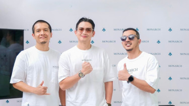 Dimas Seto, Rezky Aditya (kiri dan tengah).