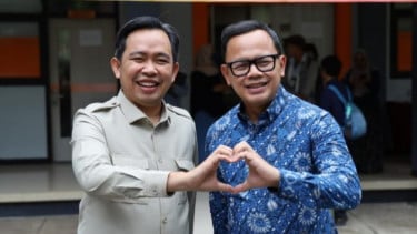 Wamendagri Bima Arya Sugiarto bersama Bupati Jember Muhammad Fawait