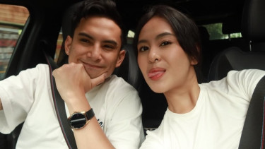 Niko Al Hakim alias Okin dan sang pacar.