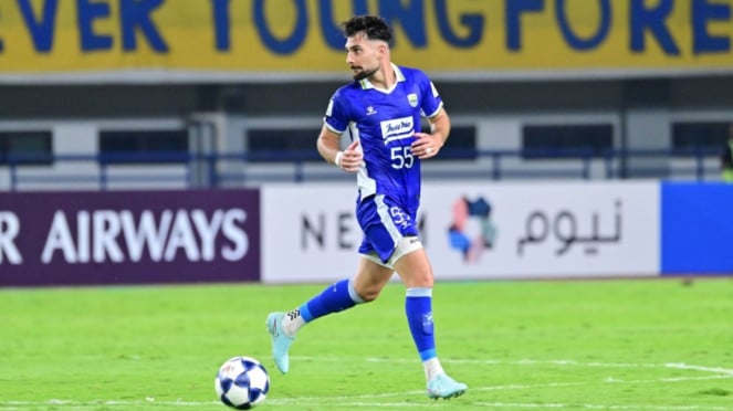 Pemain Persib Bandung, Frans Putros, 1. Tristan Gooijer Pamer Tato Bahasa Indonesia, Sinyal Siap Bela Timnas Garuda?, 2. Bek Persib Frans Putros Masuk Skuad Timnas Irak untuk Piala Dunia 2026, Sejarah bagi Liga Indonesia, 3. Profil Timnas Jerman: Setelah Era Muller dan Kroos, Ini Wajah Baru Der Panzer di Piala Dunia 2026, 4. Manchester City Gagal Menang, Arsenal Juara Premier League 2025/2026