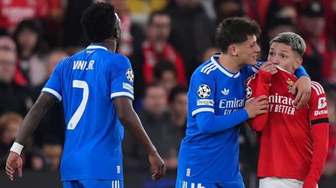 Momen pemain Benfica Gianluca Prestianni diduga lontarkan ujaran rasis ke Vinicius Junior