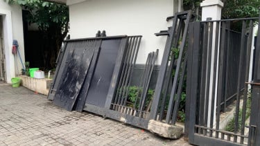 Rumah Wapres ke-10 dan 12 Jusuf Kalla (JK) ditabrak mobil