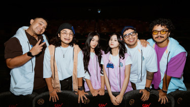 Cast film Pelangi di Mars.