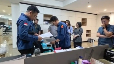 Penggeledahan toko emas di Nganjuk, Jawa Timur