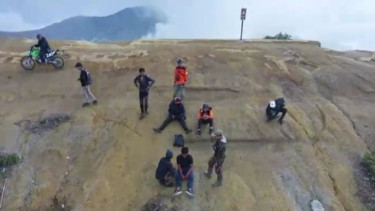 Tim SAR gabungan Banyuwangi, jawa Timur, menemukan pendaki hilang di area tebing kawasan TWA Kawah Ijen.