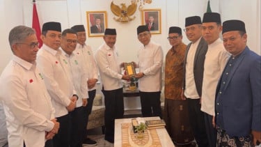 Sinar Mas Wakaf Al Quran ke PBNU dan Majelis Alumni IPNU