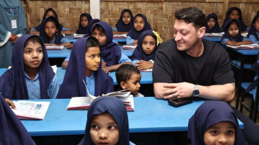 Mesut Oezil kunjungi pengungsi Rohingya