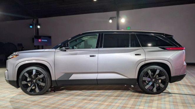Toyota Highlander EV