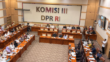Komisi III DPR rapat terkait tuntutan hukuman mati terhadap Fandi Ramadhan dalam kasus sabu 2 ton