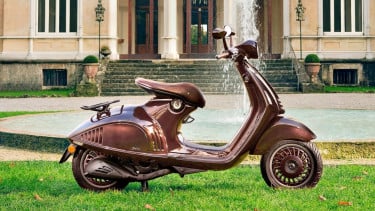 Vespa 946 Horse