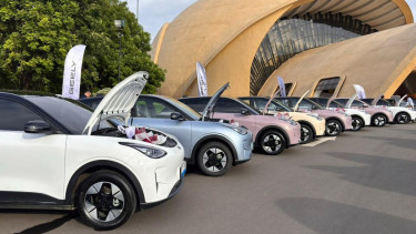 Mobil Listrik Geely EX 2