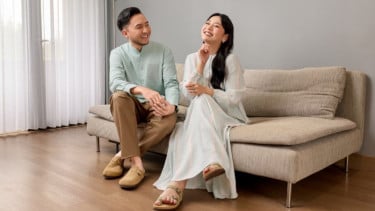 Hesti Purwadinata dan Omesh.