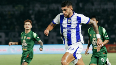 Persib Bandung vs Persebaya Surabaya di GBT 2-2