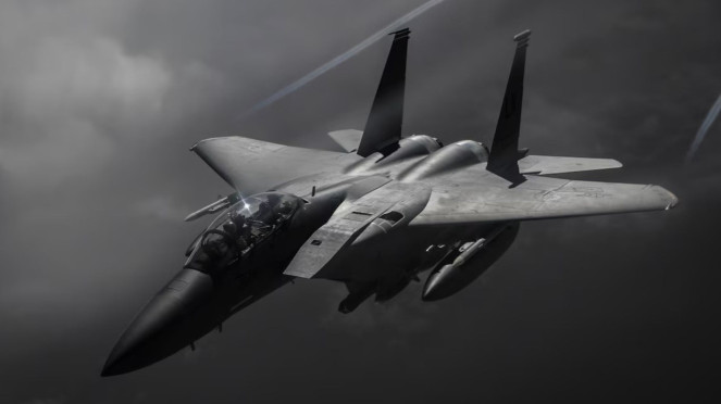 Jet Tempur AS F-15E Strike Eagle