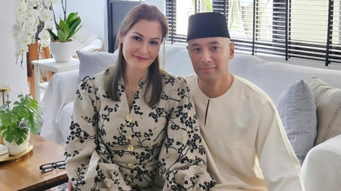 Rima Melati dan Marcell Siahaan, Daftar Artis Hollywood yang Bully Donald Trump Terang-terangan Usai Serang Iran, Agnez Mo Baik-baik Saja!, Tanggapi Konflik Iran-AS, Rhoma Irama: Sebenarnya Kemenangan Itu di Akhirat!, Nikah Beda Agama, Rima Melati Ungkap Kondisi Rumah Tangga dengan Marcell Siahaan