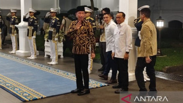 Presiden ke-7 RI Joko Widodo (Jokowi) tiba di Istana Merdeka memenuhi undangan Presiden RI Prabowo Subianto