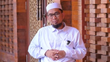 Ustaz Adi Hidayat