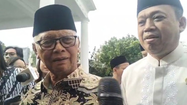 Ketua Umum MUI Anwar Iskandar (kiri) dan Nusron Wahid tiba di Kompleks Istana Kepresidenan