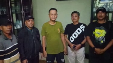 Penangkapan pelaku inisial SH alias P (38) yang menyebar stiker kode matriks (QR/quick response code) judol dan "scam"