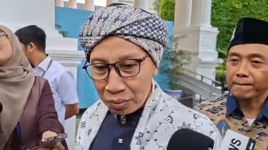 Ulama Yahya Zainul Ma'arif alias Buya Yahya di Kompleks Istana Kepresidenan, Jakarta Pusat