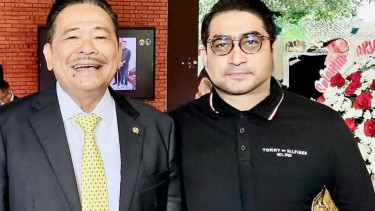 Syarief Khan (kanan).