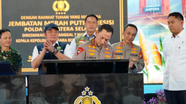Kapolri Jenderal Listyo Sigit Prabowo meresmikan 57 jembatan di Sumsel
