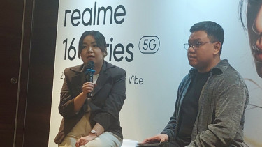 Public Relations Lead Realme Indonesia Krisva Agnieszca (kiri).