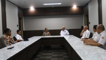 Kapolda Sumatera Selatan Irjen Sandi Nugroho melakukan pertemuan dengan Perbakin Sumsel