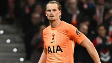Kiper Tottenham Hotspur Antonin Kinsky