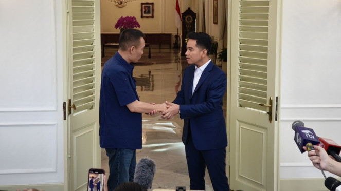 Wapres Gibran dan Rismon Sianipar