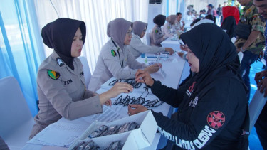 Polri gelar bakti kesehatan dan pangan murah