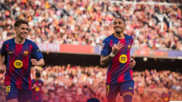 Pemain Barcelona, Raphinha (kanan)
