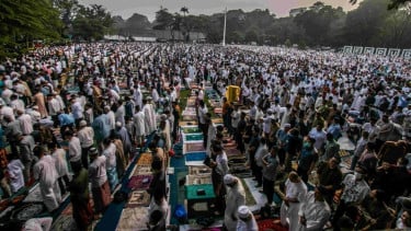 Salat id di lapangan