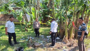 Polres Pekalongan melakukan penyelidikan di lokasi ledakan petasan