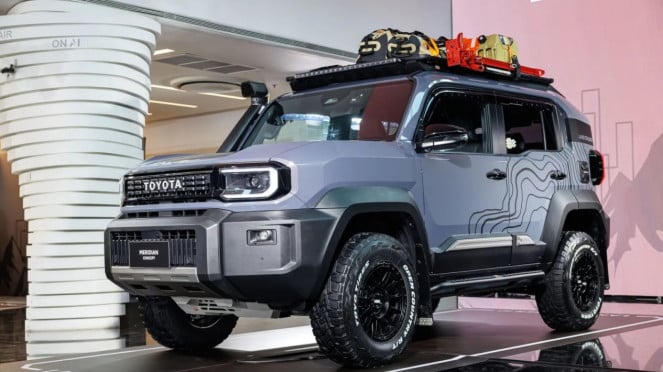 Mobil Toyota Land Cruiser FJ Baru