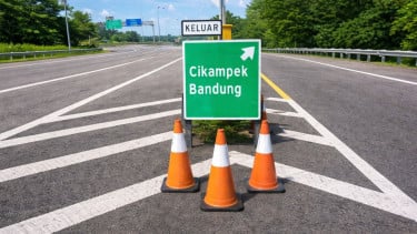 Akses keluar di Jalan Tol Jakarta-Cikampek