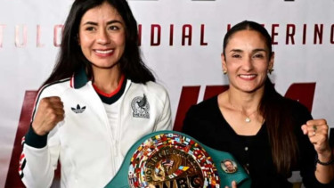 Silver Gabriela Sanchez (kiri) bersama Tamara DeMarco (kanan)