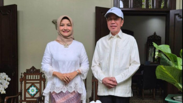 Stafsus Wapres Gibran, Tina Talisa, lebaran temui Jokowi di Solo