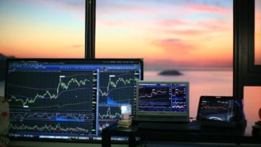 Bisakah Rupiah Indonesia Bertahan dari Guncangan Harga Minyak Akibat Konflik Iran dan Apa Artinya bagi Pasangan Forex MT