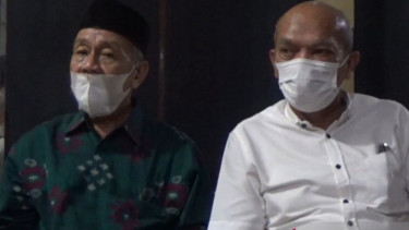 Ustad Adnan Arsal, Tokoh agama muslim Kabupaten Poso (Kiri) dan Pendeta Rinaldy Damanik