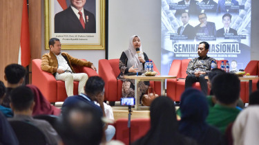 Pengamat Hadiri Seminar Nasional