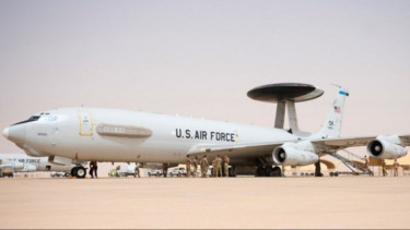Pesawat E-3 AWACS Milik AS