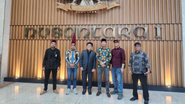 Sejumlah kades di Cilangkahan, Banten melakukan audiensi ke DPR RI