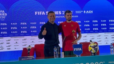Pelatih Timnas Bulgaria, Aleksandar Dimitrov dan anak asuhnya, Marin Petkov