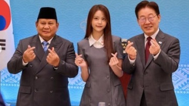 Carmen Hearts2Hearts Foto Bareng Prabowo Subianto dan Lee Jae Myung