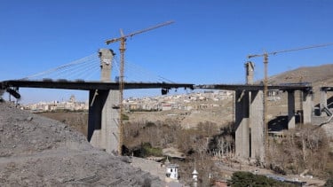 Jembatan B1 di Karaj, Iran, hancur dihantam serangan AS