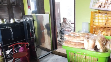 Kisah Ibu Ani, Difabel Tangguh yang Bertumbuh Bersama PNM
