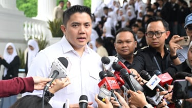 Sekretaris Kabinet (Seskab), Teddy Indra Wijaya